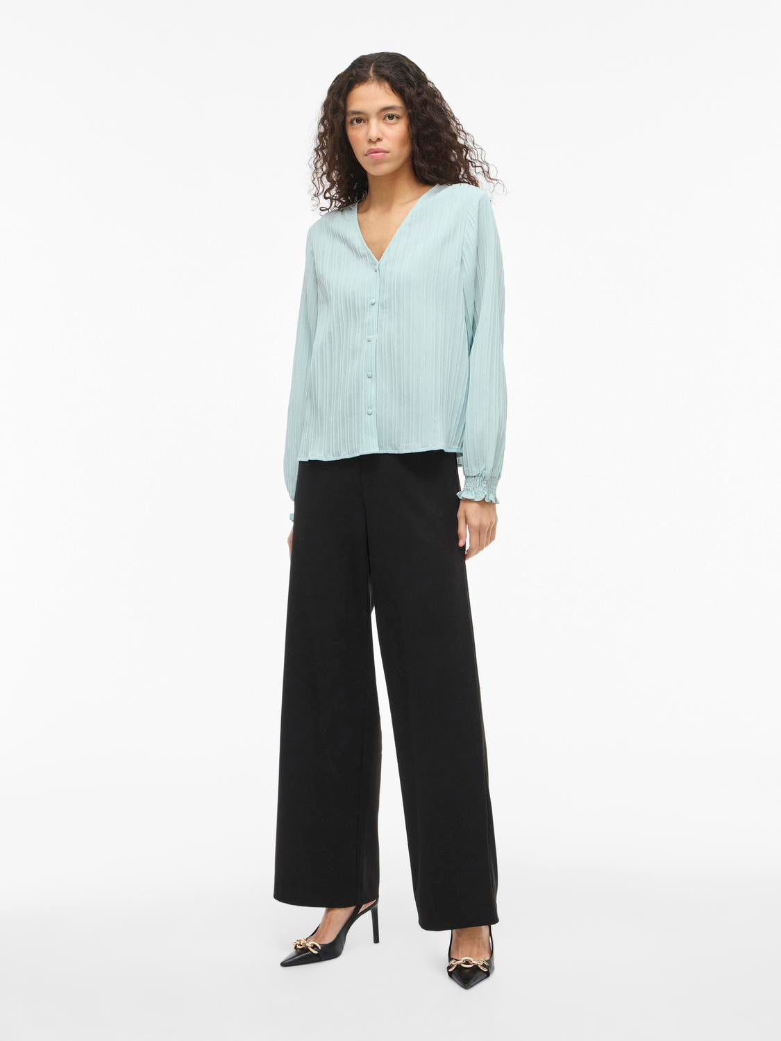 model_shot-front_full